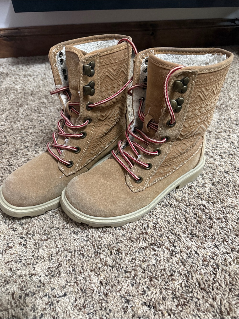 Roxy Tan Quilted Lace-Up Winter Boots with Red Accent Laces